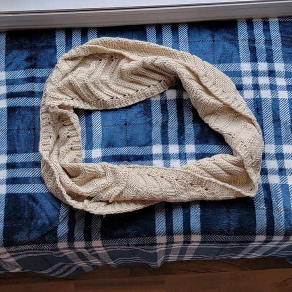 Scarf   - Picture 1 of 1